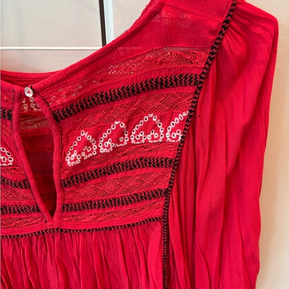 Red Women’s Dress Shirt Size Medium - Picture 3 of 15